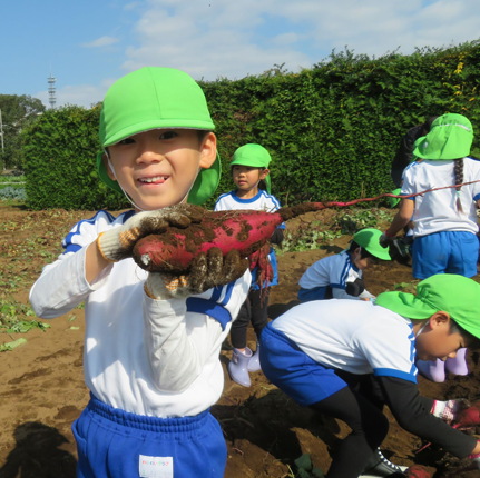 工作をする子供たち